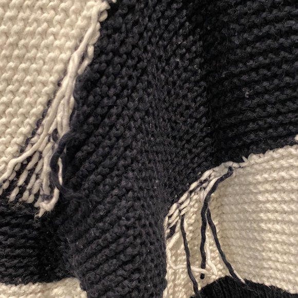 Oversized Couture Zafiris Rustic Navy White V-Neck Sweater - Picture 7 of 9